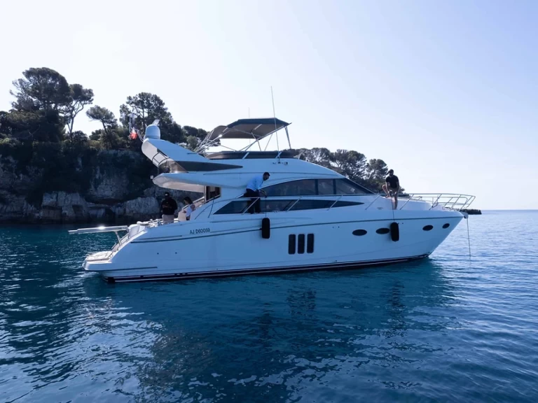 Location bateau Golfe-Juan pas cher Princess 54