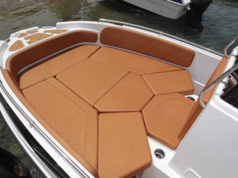 Location Bateau à moteur Nireus avec permis