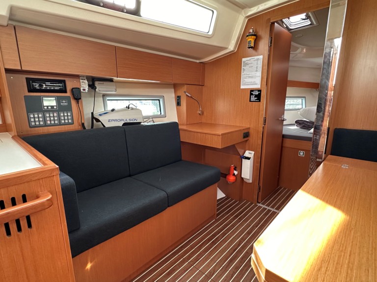 Location bateau Bavaria Bavaria C38 à Álimos sur Samboat