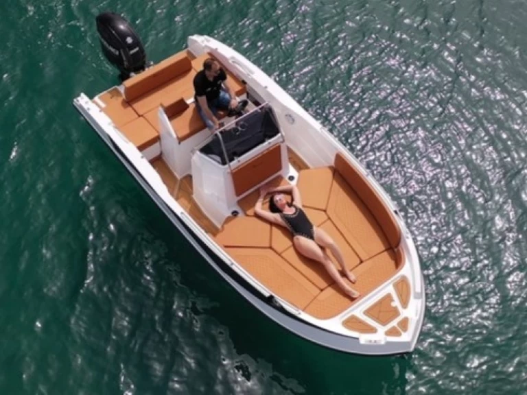 Nireus CL 620 a louer à Sanguinet