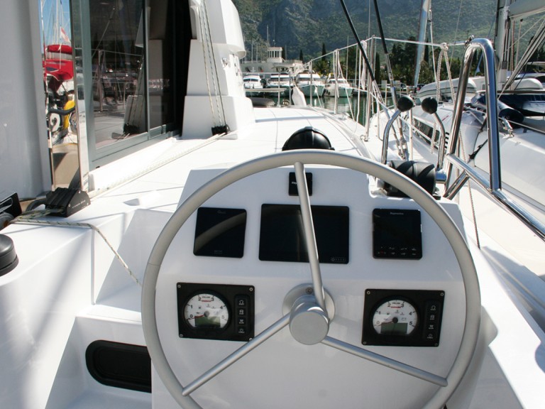 Location Catamaran à Komolac - Bali Catamarans Bali Catsmart