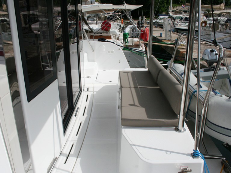 Louez un Bali Catamarans Bali Catspace Voile à Komolac