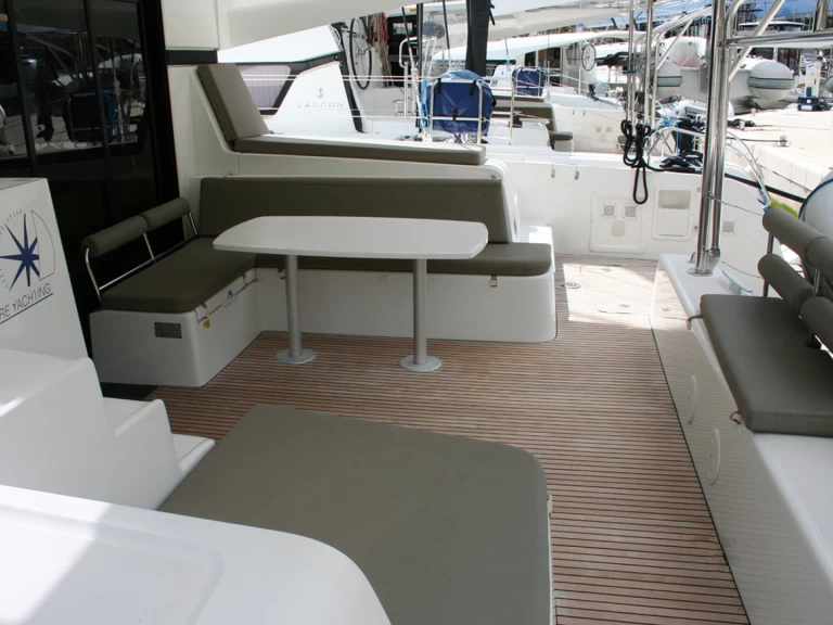 Location Catamaran à Komolac - Lagoon Lagoon 42