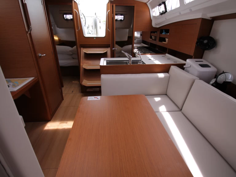 Louez un Jeanneau Sun Odyssey 380 à Biograd na Moru