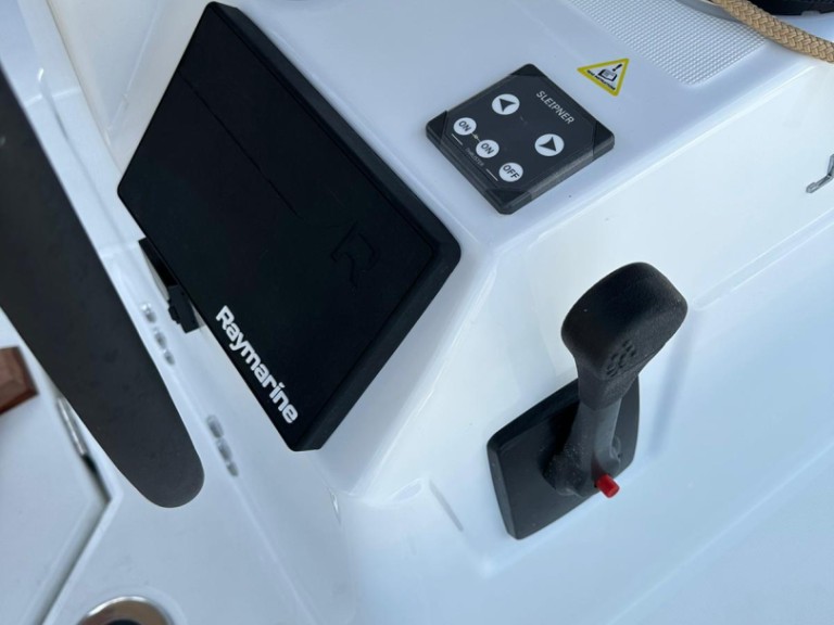 Louer Voilier avec ou sans skipper Jeanneau à Komolac