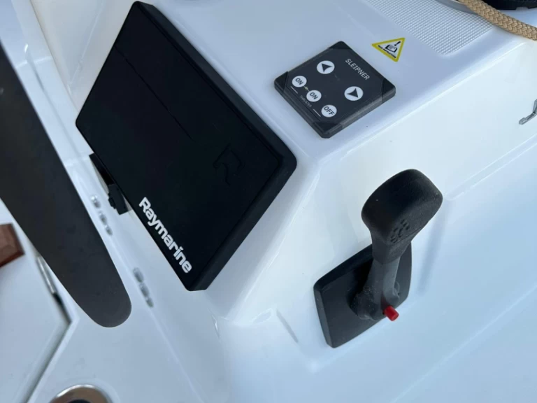 Louer Voilier avec ou sans skipper Jeanneau à Komolac