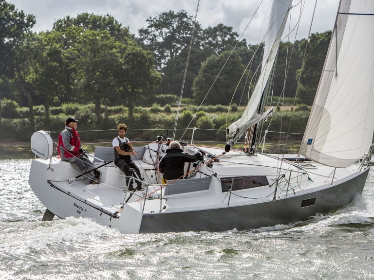 Location Voilier à La Trinité-sur-Mer - Pogo Structures Pogo 30
