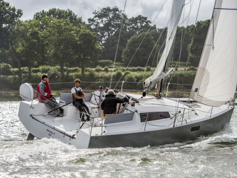 Location Voilier à La Trinité-sur-Mer - Pogo Structures Pogo 30