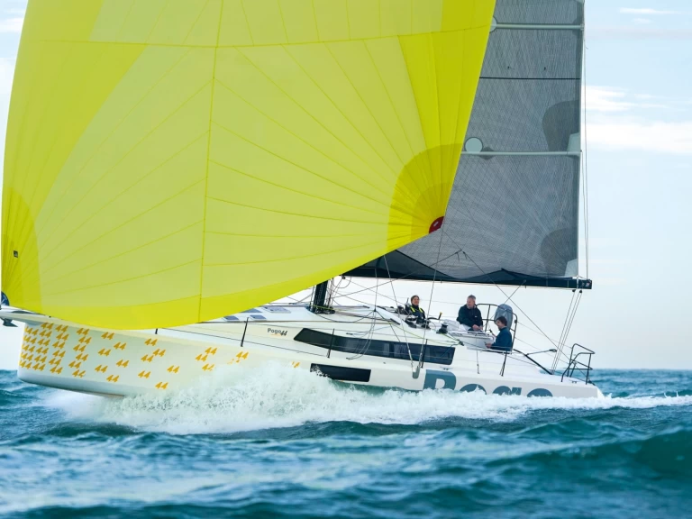 Location à La Trinité-sur-Mer - Pogo Structures Pogo 44 sur SamBoat