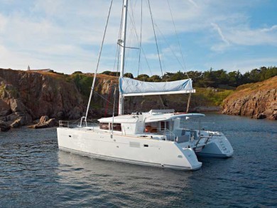 Bareboat Rental Catamaran Lagoon with a boat licence