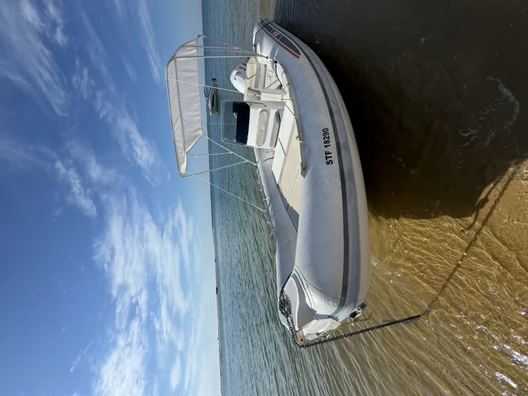 Louer Semi-rigide avec ou sans skipper Selva à Les Issambres