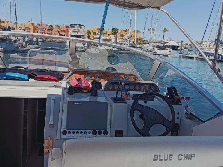 Bateau à moteur à louer à Portimão au meilleur prix