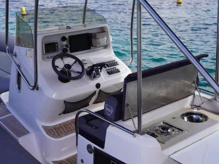 Semi-rigide à louer à Cannes au meilleur prix