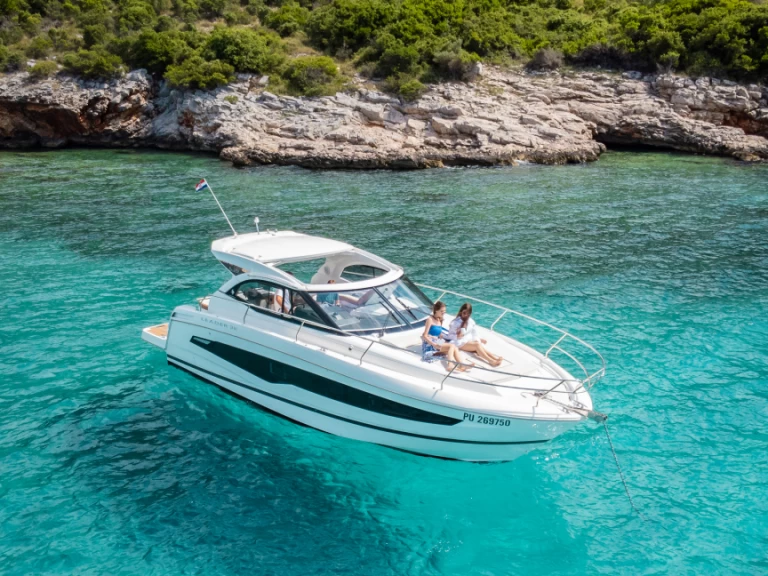 Jeanneau Leader 36 Sportop a louer à Dubrovnik