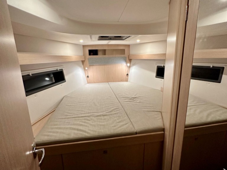 Bavaria Bavaria C42 a louer à Nikiána