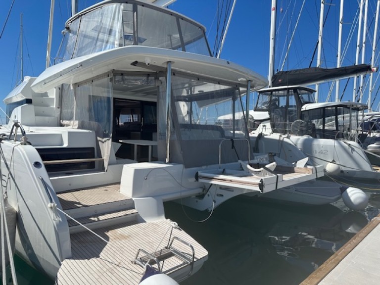 Catamaran à louer à Sukošan au meilleur prix
