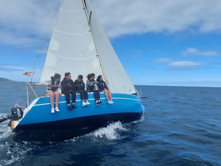 Louez un  Yatlant 24 à Baiona