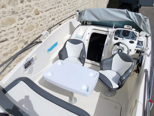 Bateau à moteur à louer à Fos-sur-Mer au meilleur prix