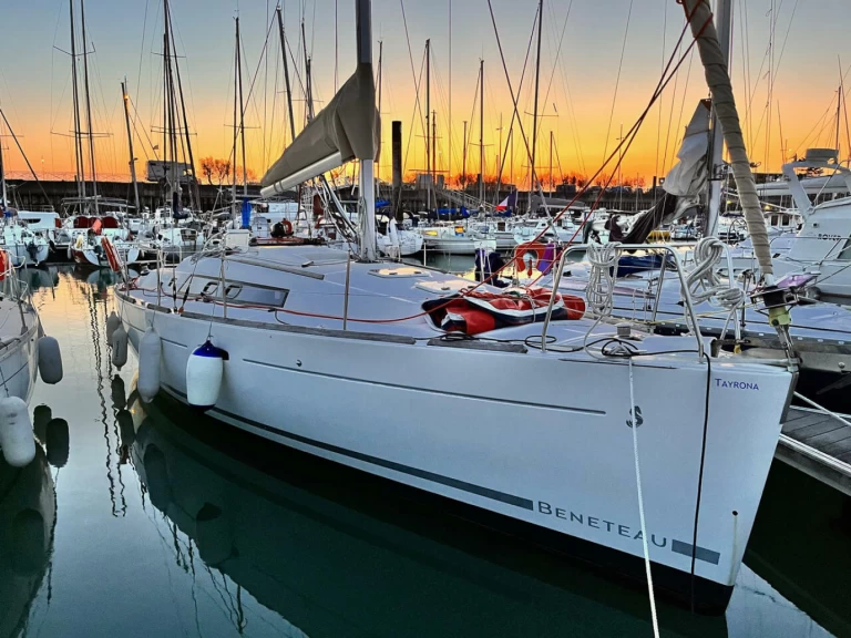 Location bateau Bénéteau Oceanis 34 à La Rochelle sur Samboat