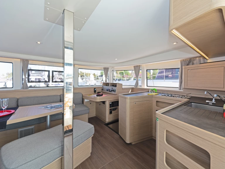 Catamaran à louer à Paros (Ile) au meilleur prix