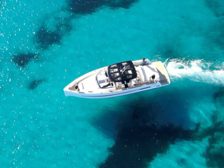 Louer Bateau à moteur avec ou sans skipper Fjord à Port du Lavandou