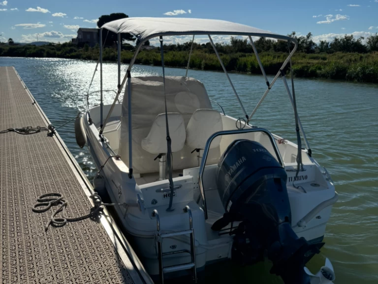 Location bateau Palavas-les-Flots pas cher Cap Camarat 5.5 CC Serie 2 Style