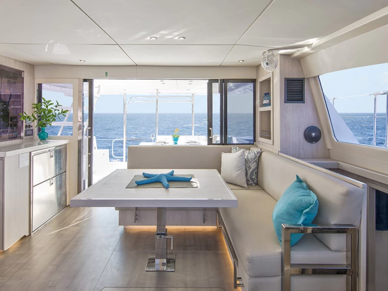 Louez un Leopard Leopard 43 Powercat à Road Town