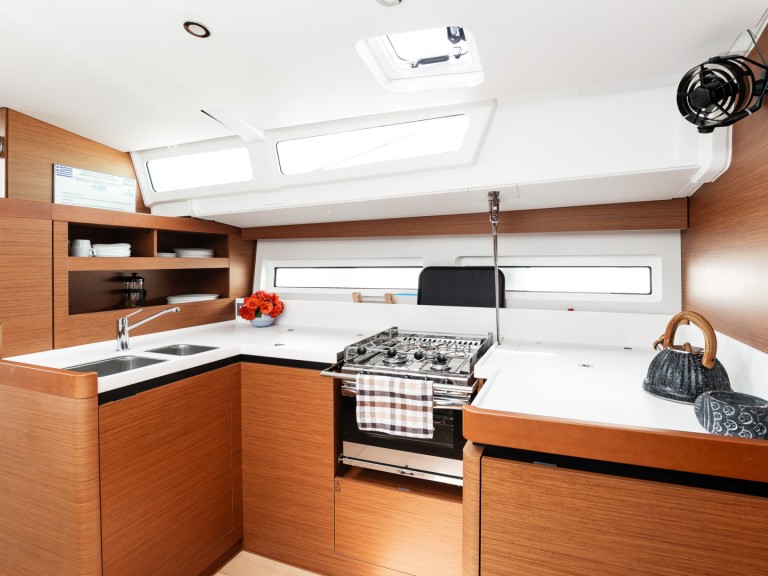 Louez un Jeanneau Sun Odyssey 490 à Níkiti