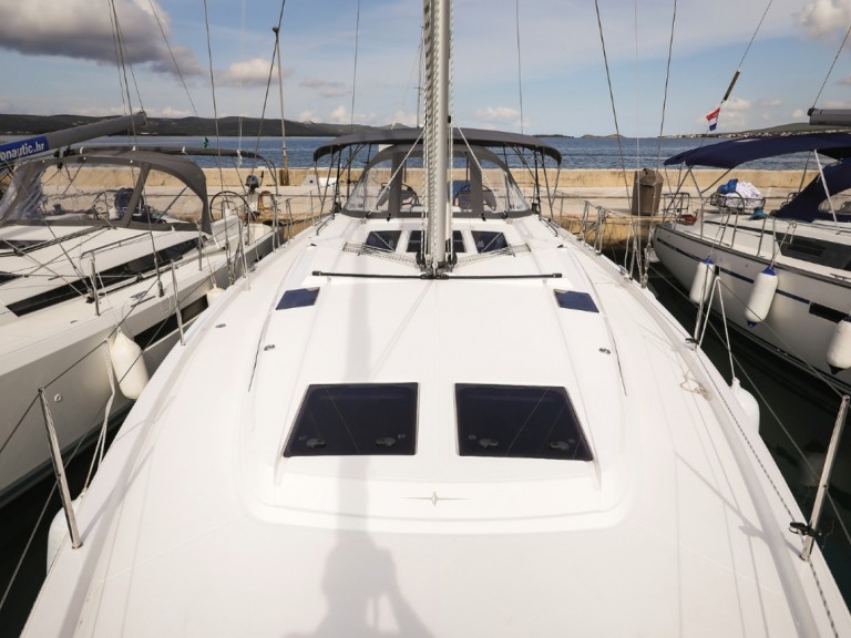Louez un Bavaria Bavaria C46 à Biograd na Moru