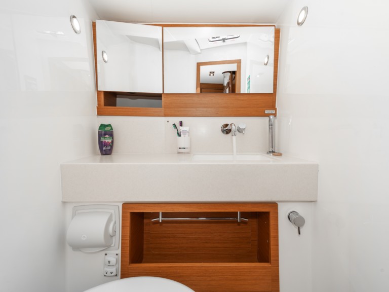 Louez un Dufour Dufour 470 à Skradin