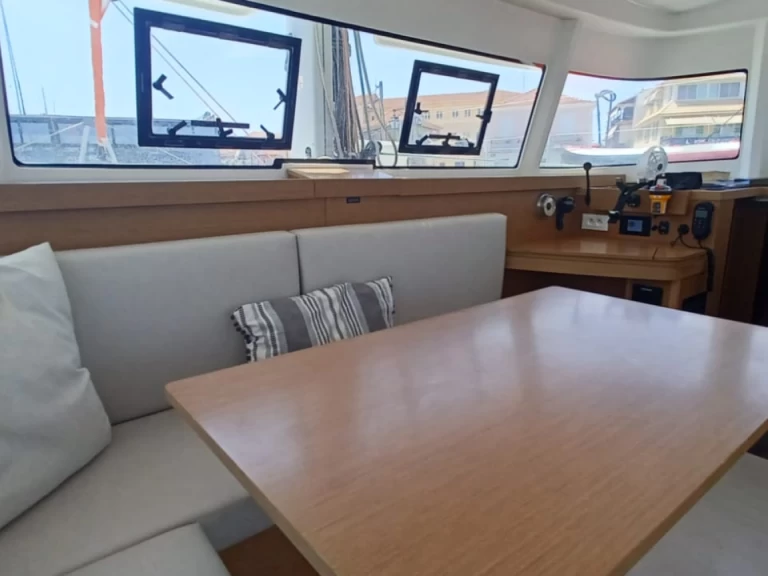 Catamaran à louer à Lefkáda au meilleur prix