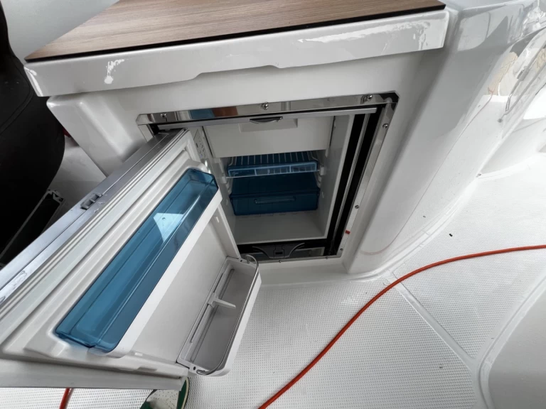 Location Bateau à moteur Bavaria avec permis