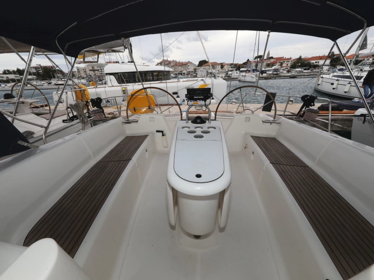 Louez un Dufour Gib Sea 51 à Biograd na Moru