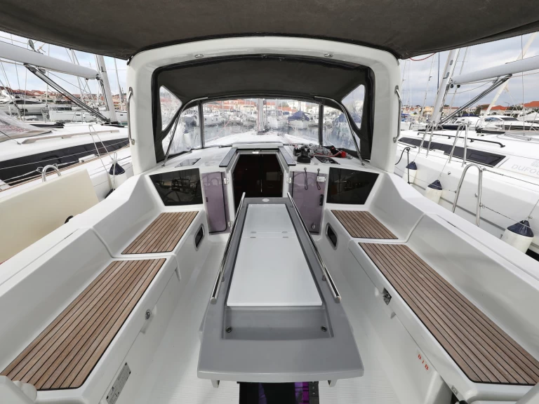 Location bateau Bénéteau Oceanis 41.1 à Sibenik sur Samboat