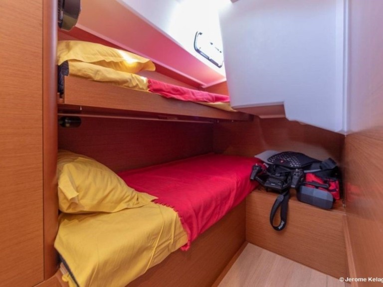 Louer Voilier avec ou sans skipper Jeanneau à Gouviá