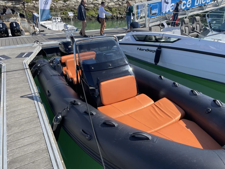 Semi-rigide à louer à Saint-Martin-de-Ré au meilleur prix