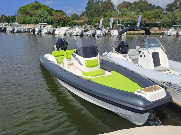 Semi-rigide à louer à Saint-Florent au meilleur prix