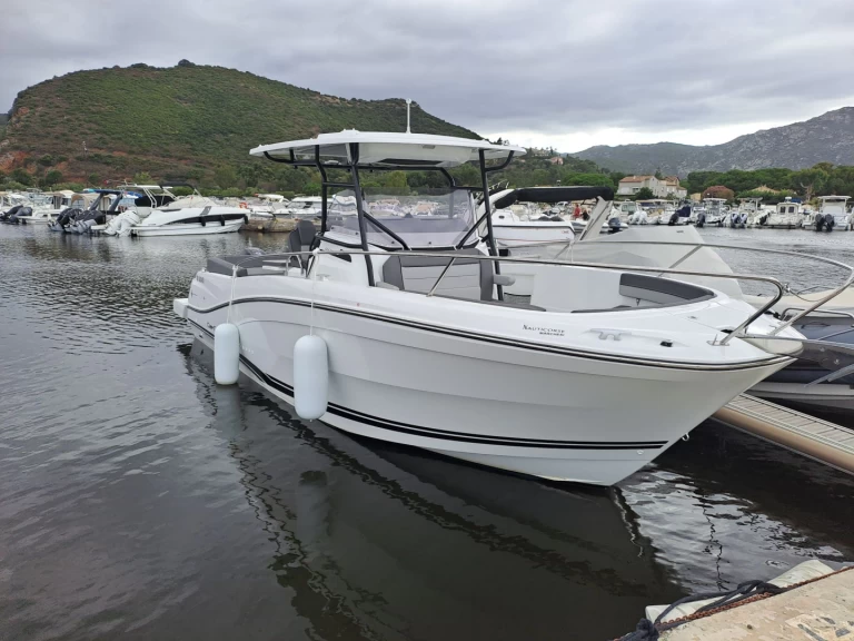 Location Bateau à moteur à Saint-Florent - Jeanneau 9.0