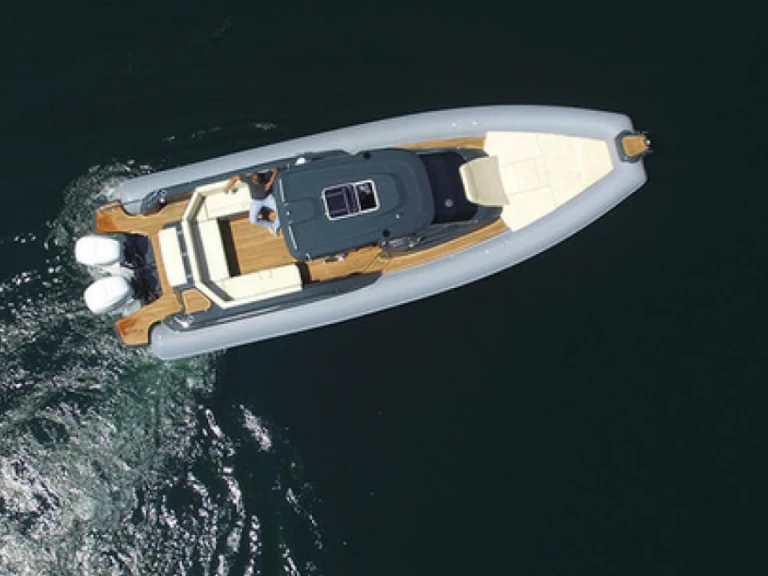 Louez un Joker Boat clubman 35 à Port du Lavandou