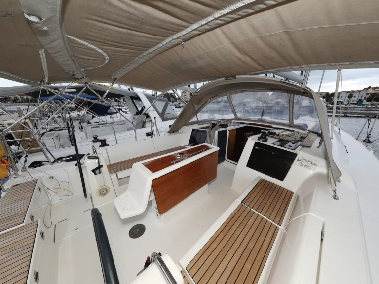 Location bateau Dufour Dufour 412 Grand Large à Trogir sur Samboat