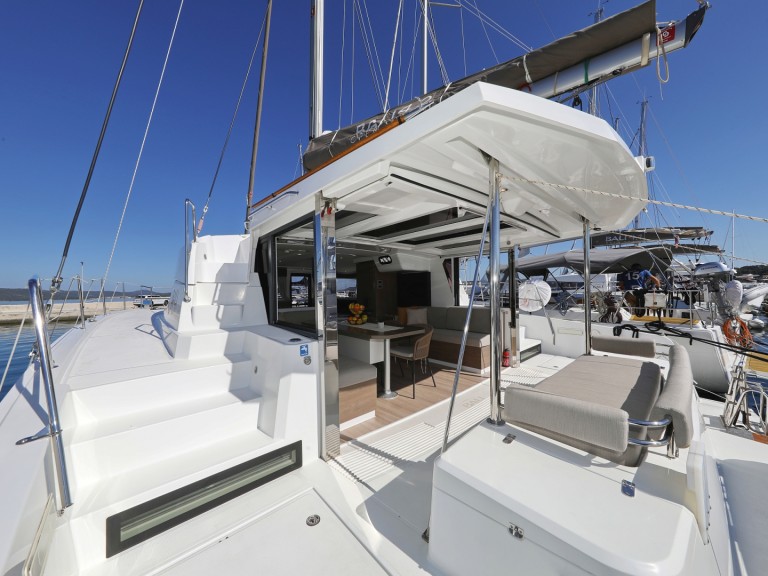 Location bateau Bali Bali 4.2 à Biograd na Moru sur Samboat