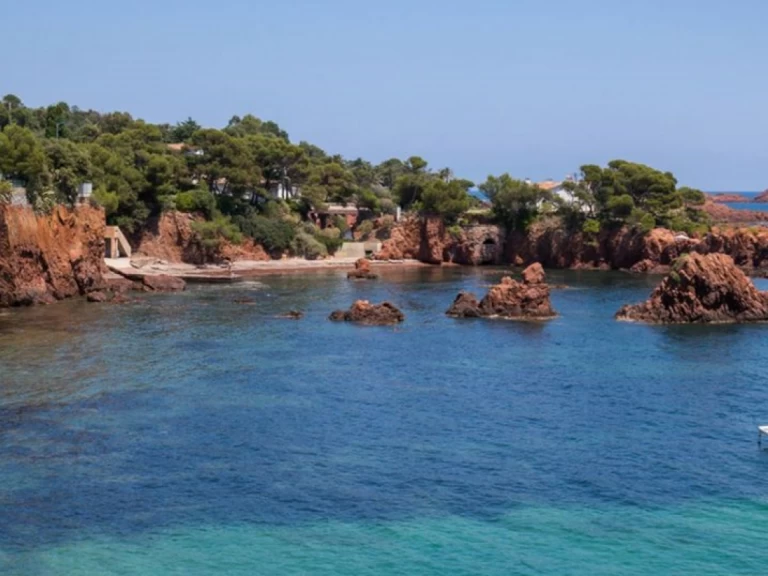 Bateau à moteur à louer à Mandelieu-la-Napoule au meilleur prix