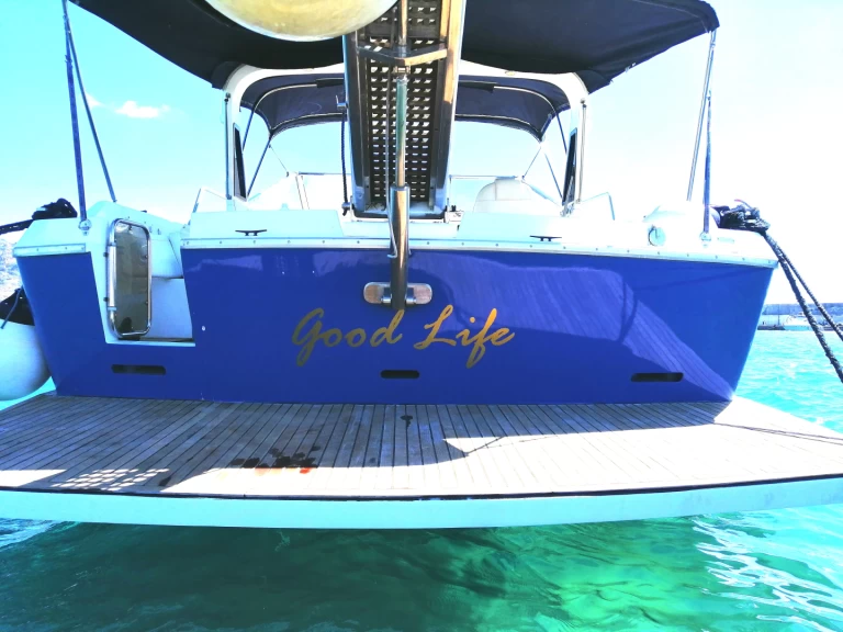 Bateau à moteur à louer à Giardini-Naxos au meilleur prix