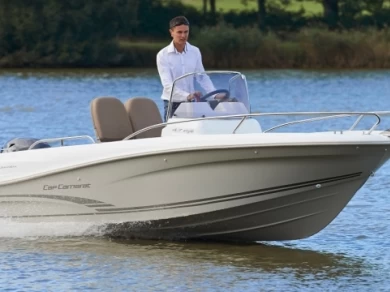 Location Bateau à moteur Jeanneau avec permis