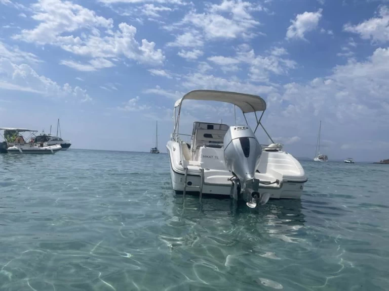 Louer Bateau à moteur avec ou sans skipper Ranieri à Hyères