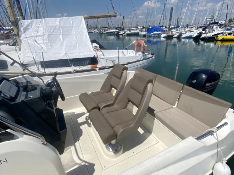 Location Bateau à moteur à La Rochelle - Quicksilver Activ 675 Open