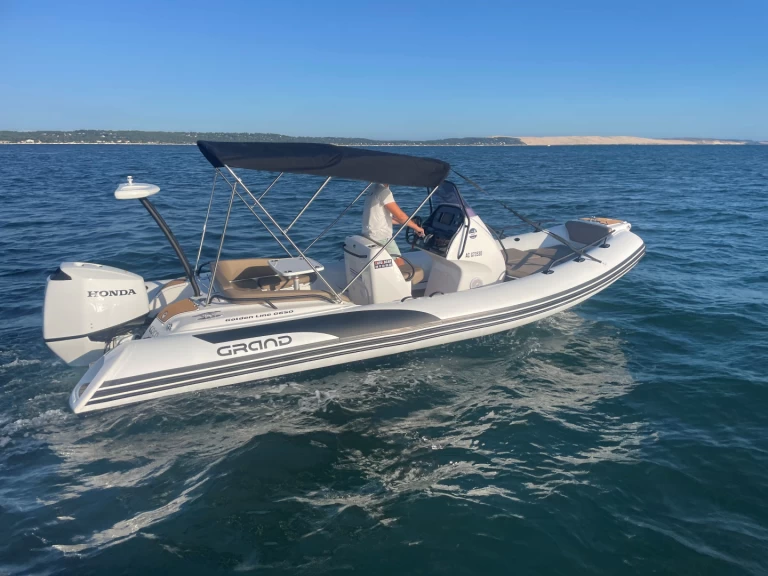 Location Semi-rigide Grand Boats avec permis