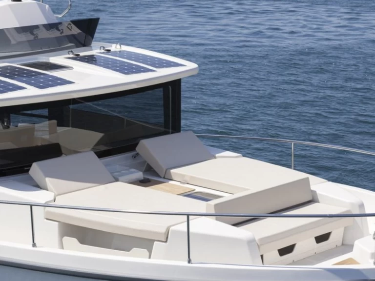 Location bateau Cranchi Cranchi T43 Eco Trawler à Poltu Quatu sur Samboat