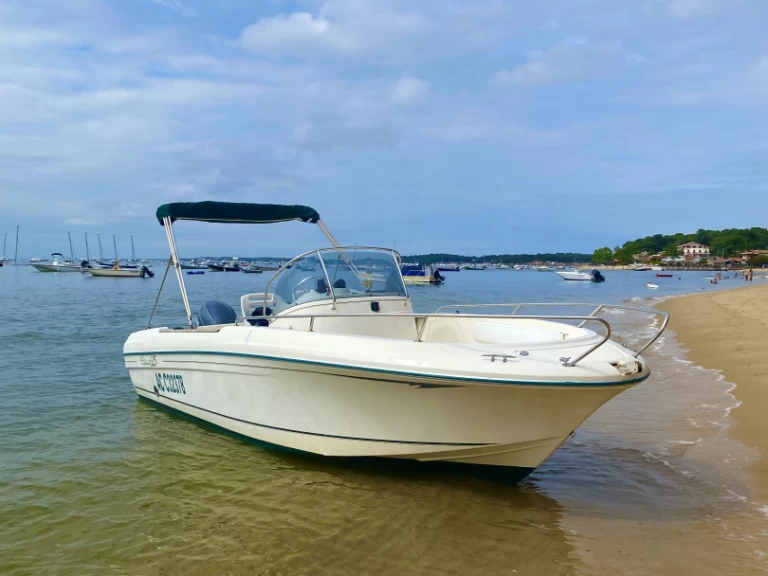 Location bateau Jeanneau Cap Camarat 625 à Lège-Cap-Ferret sur Samboat