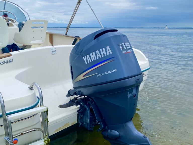 Location Bateau à moteur Jeanneau avec permis